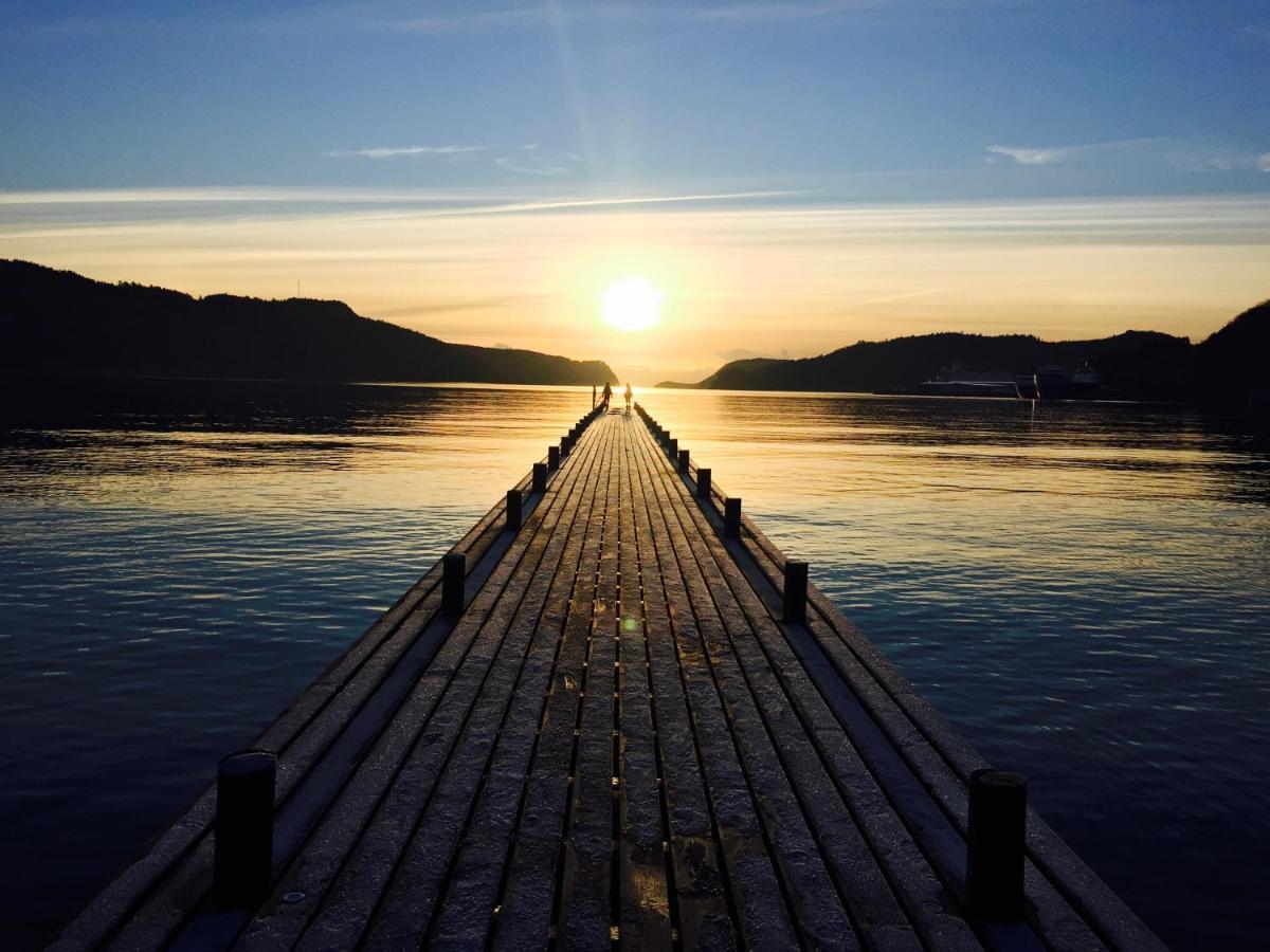 Rosfjord Strandhotel Lyngdal Buitenkant foto