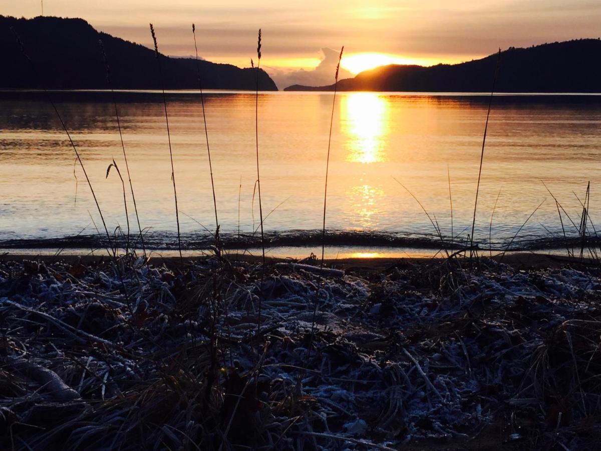 Rosfjord Strandhotel Lyngdal Buitenkant foto